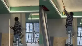 Вижте как работници използват хидравлични кокили Видео