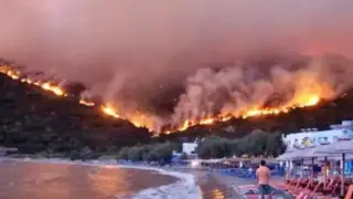 Пожарът на гръцкия остров се вижда от Космоса Снимки
