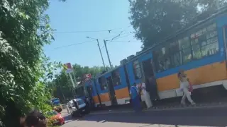Извънредна ситуация на ключов столичен булевард, трамваите спряха