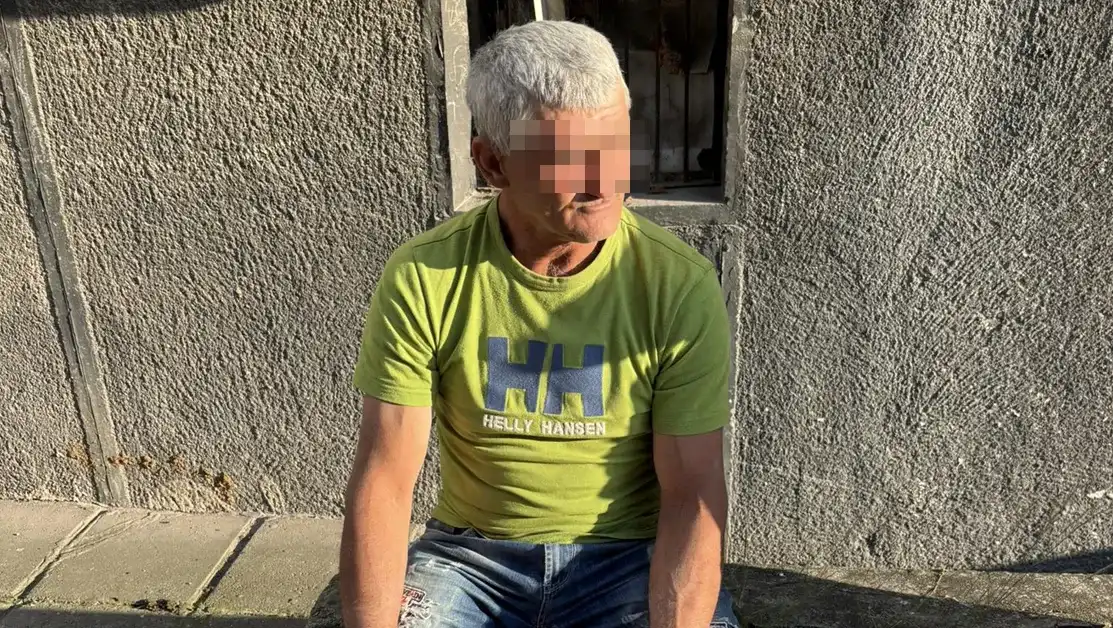 Баща извлече за гушата перверзник, свалял гащи пред 14-годишни момичета в София