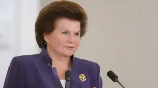 Първата жена космонавт Валентина Терешкова припадна в Думата