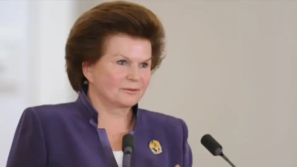 Първата жена космонавт Валентина Терешкова припадна в Думата