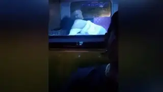 Снимаха двойка да прави орален с*кс в движещ се тук-тук
