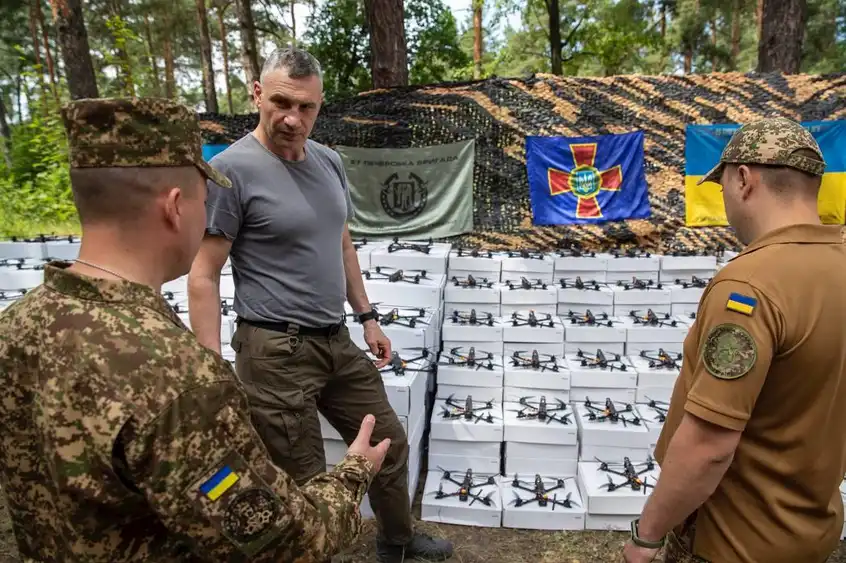 Кличко даде 1700 дрона, пращат ги на фронта