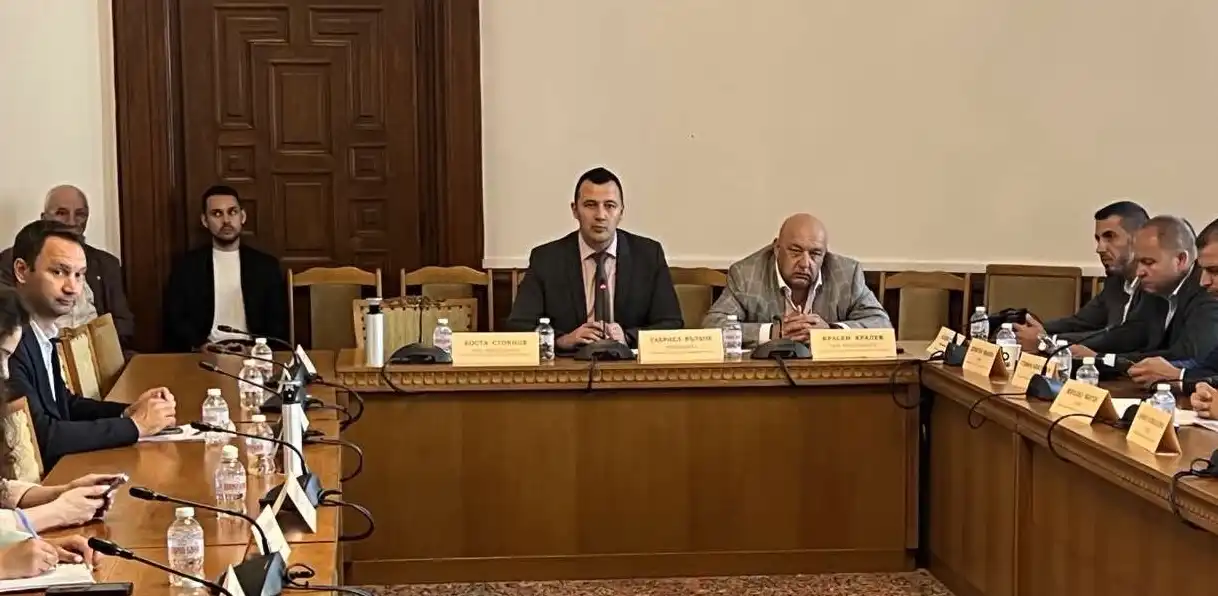 По предложение на БСП-ОЛ: Намалява се лихвата по студентските кредити от 7% на 3%