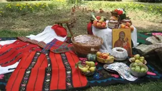 Почитан празник с куп традиции е в неделя, спазват се строги забрани!