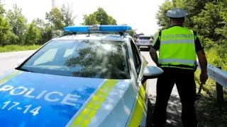Кризисна ситуация с 2 жени и малките им деца в Бургас, полицаи ги спасиха!