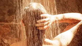 Тайната на баба за здрава и гъста коса: Нужен ви е само този евтин продукт