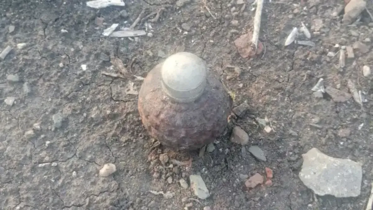Откриха корозирала граната в двор на къща край Бургас