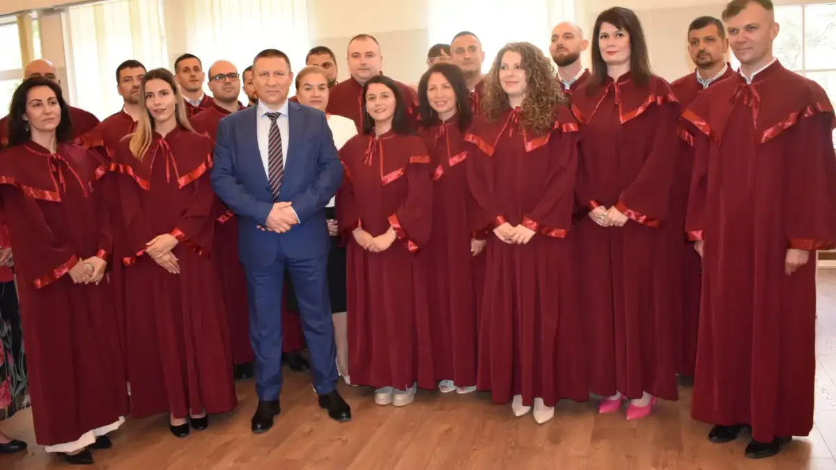 И.ф. главен прокурор Борислав Сарафов към 31 младши прокурори и следователи, завършили обучението си в НИП: Търсете истината и бъдете справедливи!