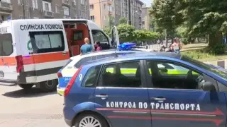 Кошмар на пъпа на София, дете лежи на шосето Видео