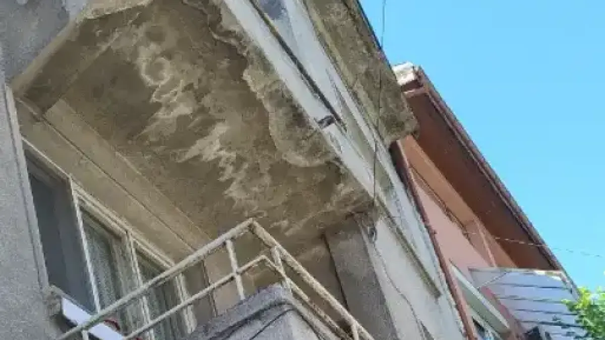 Асеновградчанка: Сграда убиец за малко да затрие дъщеря ми