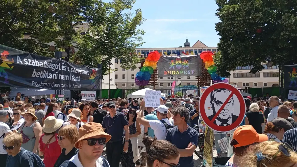 Прайдът в Унгария започна мощно напук на Орбан, организаторите говорят за България Видео