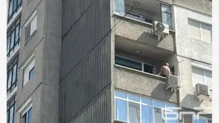 Драма! Мъж заплашва да скочи от 6-ия етаж в Стара Загора