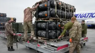 САЩ с изненадващ ход: Спират ключови доставки на оръжия за Украйна
