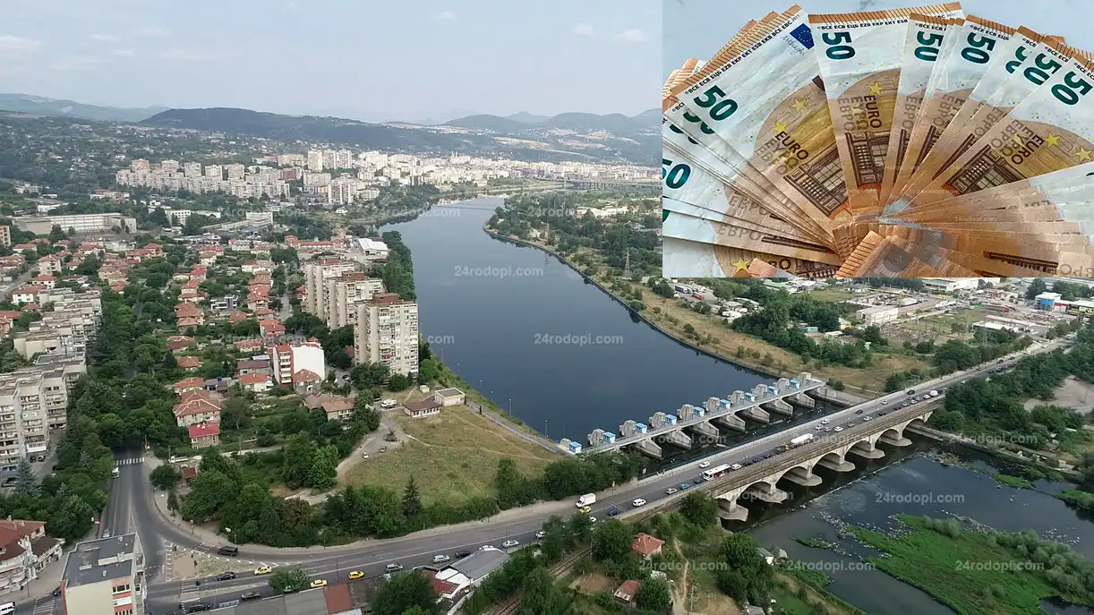 Евро, гурбетчии и жрици на любовта: Лятната вълна в Кърджали