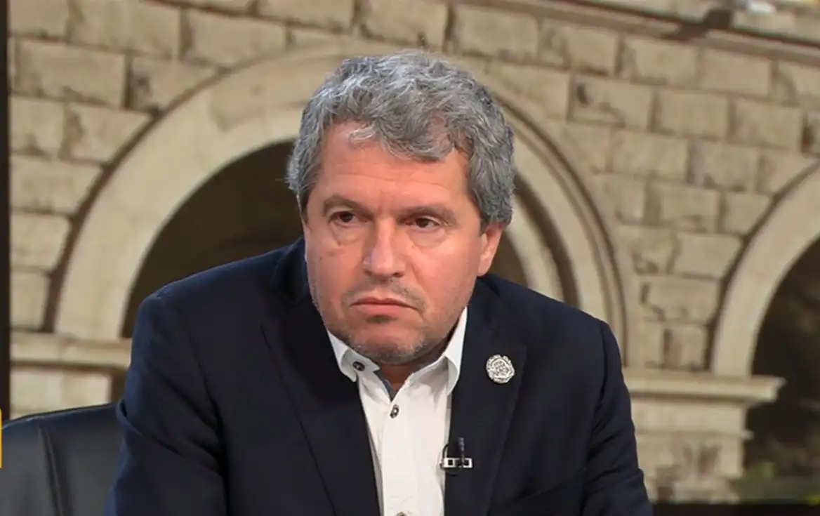 Скандал в ефир с Тошко Йорданов: Намесиха и Слави, обяви заплатата си в парламента