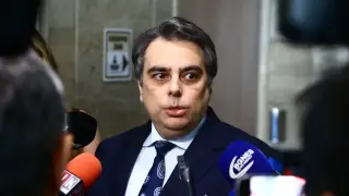 Асен Василев с първа реакция след приемането ни в еврозоната