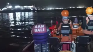 Инцидент: Ферибот с 65 души потъна край популярен курорт, има загинали