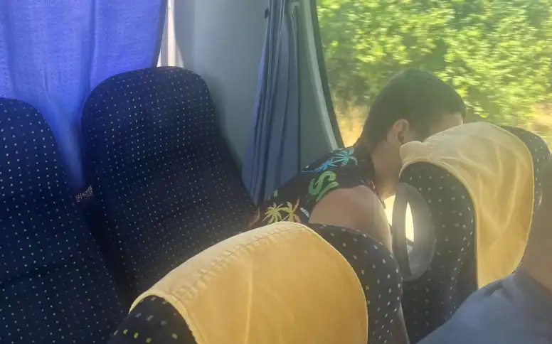 Извратеняк направи нещо много гнусно в автобуса за София, извади си го пред жена и... Снимки