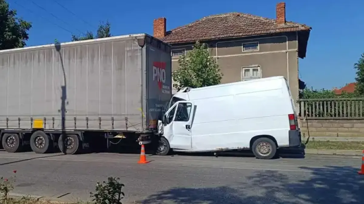 Зрелищна катастрофа разбуди плевенско село Снимки