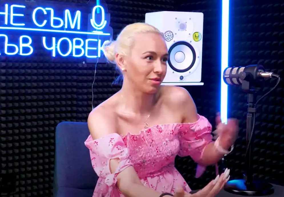 Невена Пейкова призна всичко за раздялата с Армутлиева и защо е луда по Слави Трифонов Блиц live