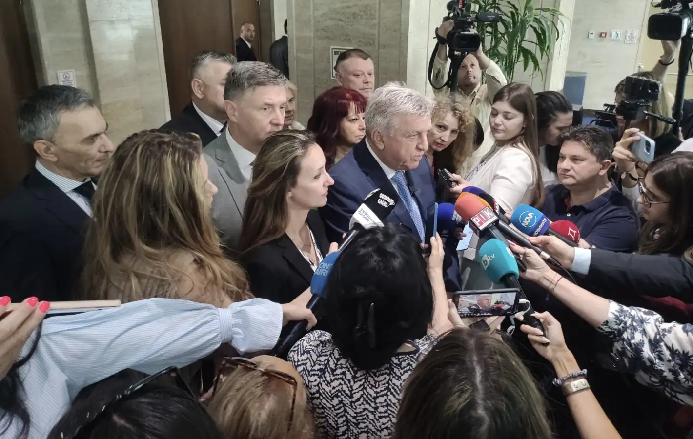 Министър Манол Генов: Вот върху вот е признание за политическа несъстоятелност