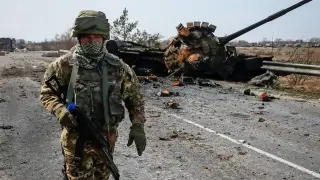 Bloomberg: Възможностите на Русия да финансира войната стават все по-малко