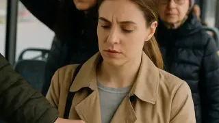 Режат пликове, бъркат по чанти: Столичани пропищяха от джебчийки, движат в тези автобуси Снимки