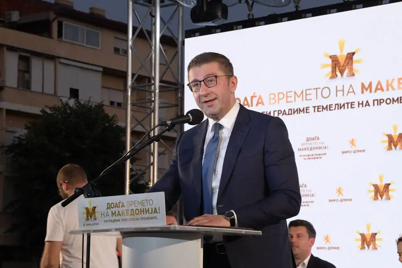 Мицкоски изнагля тотално, поиска свои хора в българското правителство