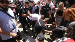 Арести и ранени полицаи: МВР разобличи кримигерой от протеста пред НС