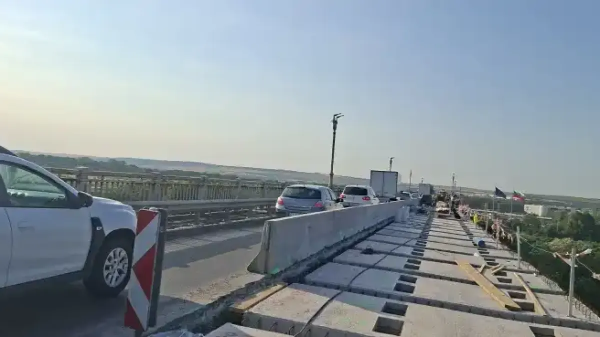 Аварирал тир затвори Дунав мост при Русе