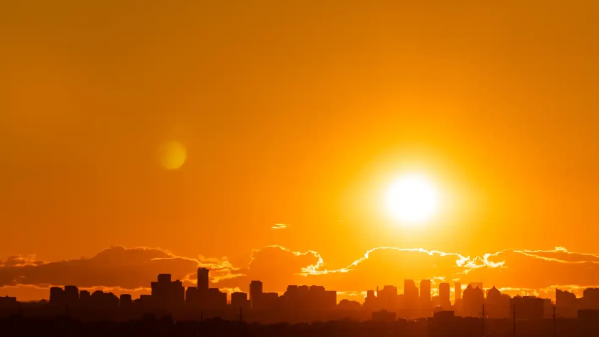 Мор! Живакът чуква 40°, 19 области ще се пържат в оранжево