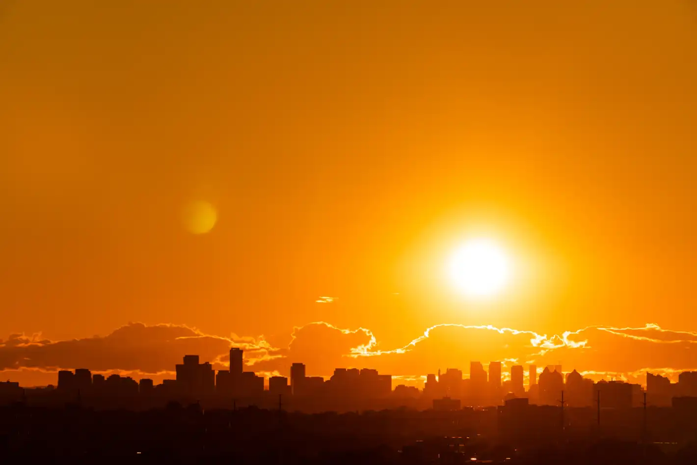 Мор! Живакът чуква 40°, 19 области ще се пържат в оранжево