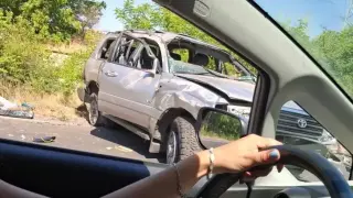 Тежък сблъсък на пътя Пловдив-Карлово, има смазани коли