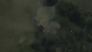 Украйна с голям удар: Видео показа атаката с над 100 дрона срещу руска авиобаза, унищожени са склад за бомби и самолети