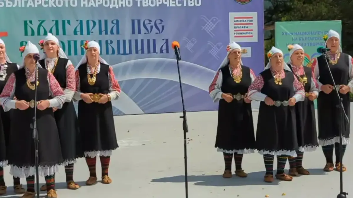 Бистришките баби покоряват Париж, ето кога Снимки