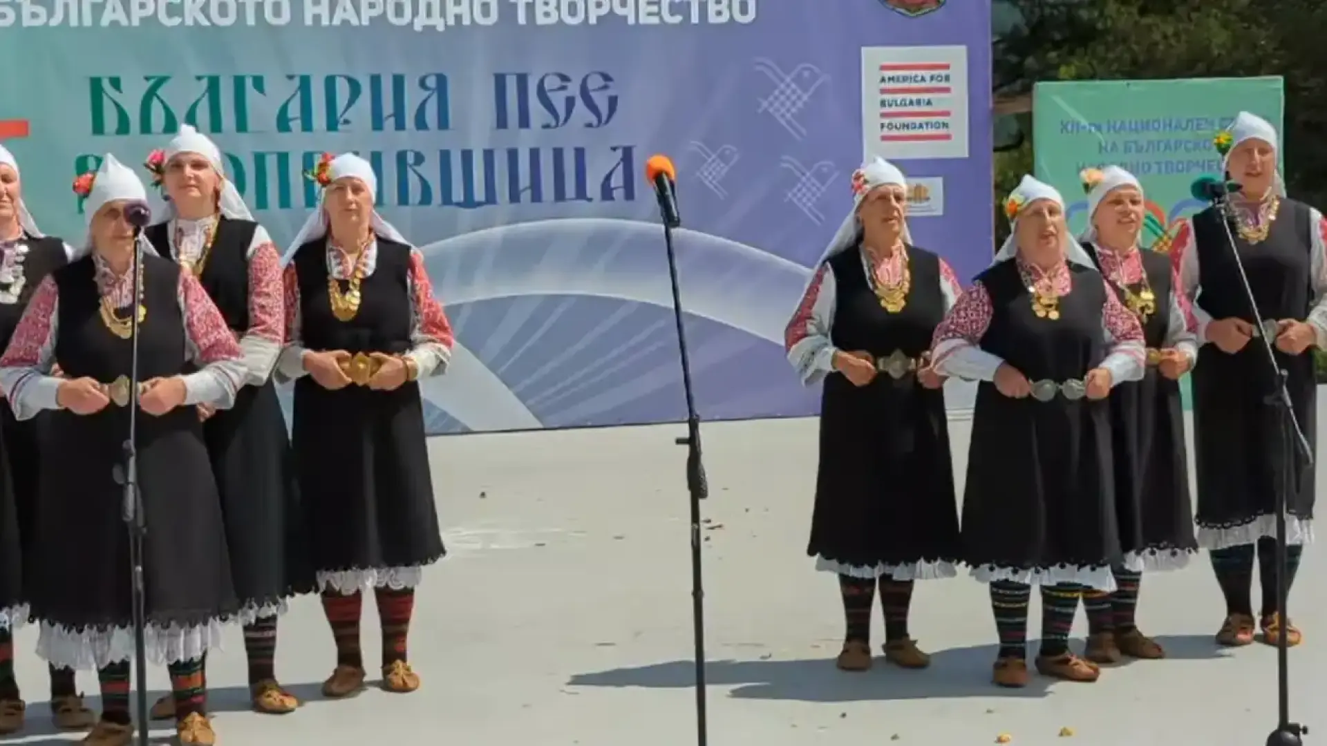 Бистришките баби покоряват Париж, ето кога Снимки