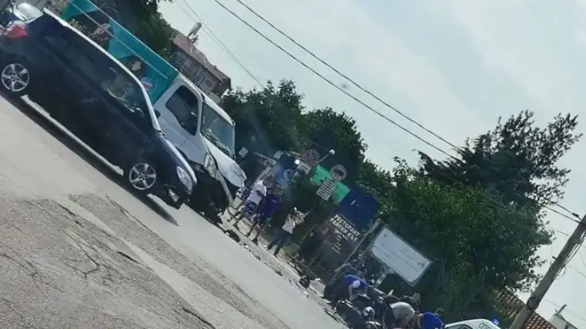Брутално меле в София, моторист лежи на земята Видео