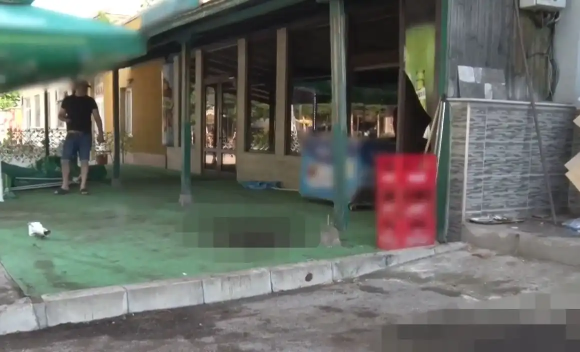 Прокуратурата с основна версия за трагедията с 3 трупа в Разград, 19 г. шофьор...