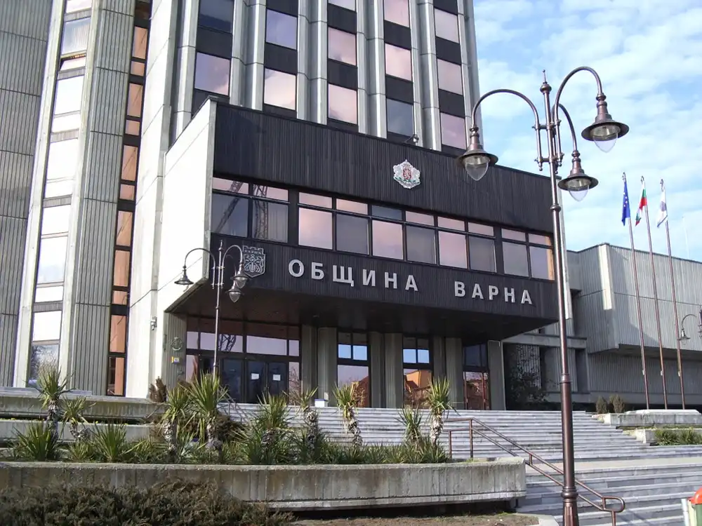 Първи подробности в БЛИЦ за акцията в Община Варна, освен кмета...