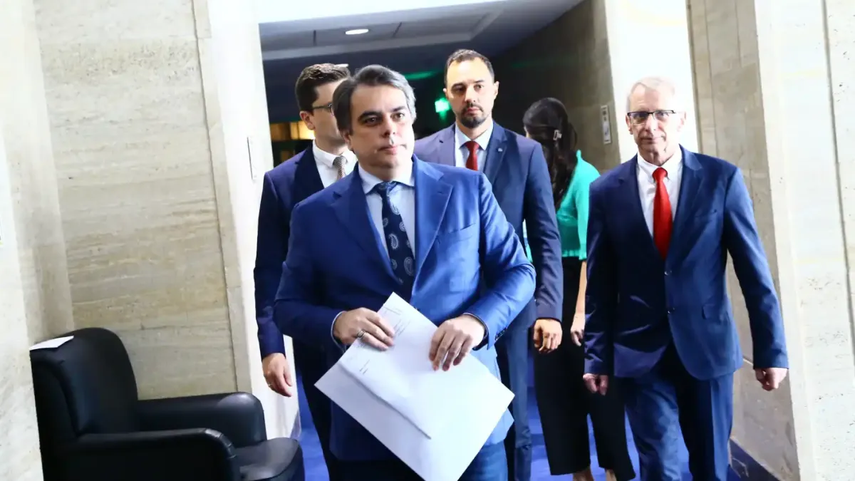 ПП-ДБ готвят тежък удар на държавните служители