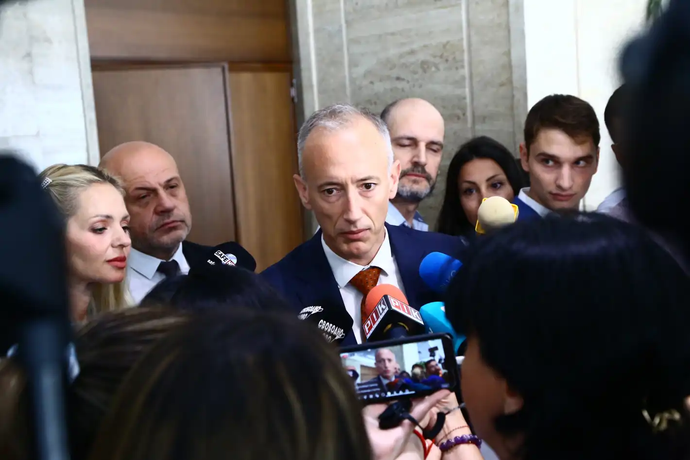 Министър Вълчев огласи големи промени в гимназиите и каква е заплатата на преподавател във ВУЗ