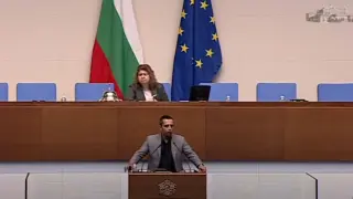 Грозен скандал в НС: Депутат на МЕЧ закова Киселова за флирт с Цончо Ганев, тя го унижи!