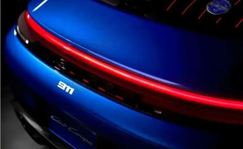 Уникален дизайн и оборудване: Porsche 911 има вече специална версия Снимки