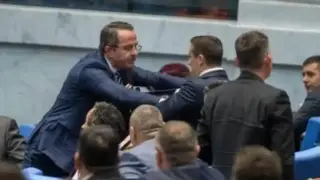 Искри в парламента: Божанков и Цончо Ганев яко се захапаха Видео