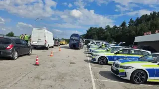 Мощна акция на АМ "Тракия", гъмжи от полиция СНИМКИ