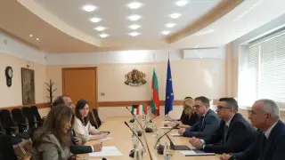 Привличането на кувейтски инвестиции у нас обсъдиха министър Дилов и посланик Алфадли