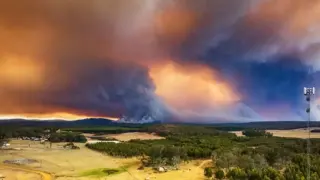 Страшен пожар! Няколко наши села са в опасност
