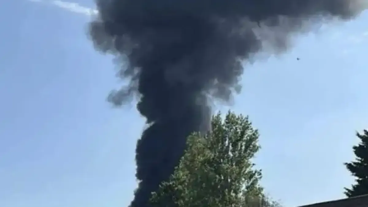 Самолет се разби на летище в Лондон Видео